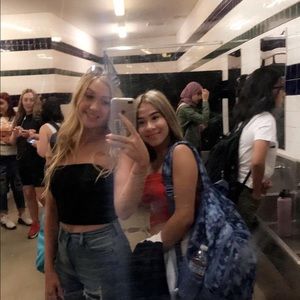 Meet your Posher, Hallie